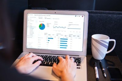 Pourquoi choisir un consultant SEO freelance ?